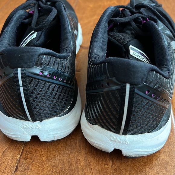 Brooks Women’s running sneakers Neuro2 size 8.5 black used - Picture 12 of 17